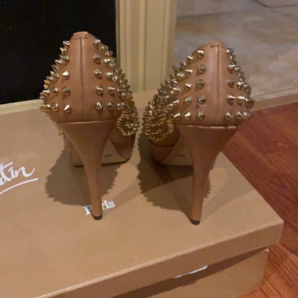 Vince Camuto Madelyn Tan Spiked Heel Size 7 - Picture 4 of 6